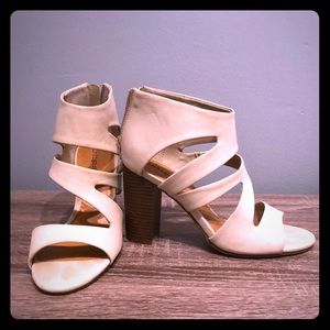 Indigo Rd block heel in light tan